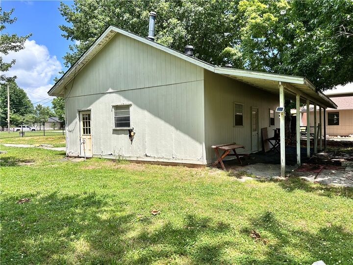 Property Photo: 2025 S Dixieland Road AR 72758