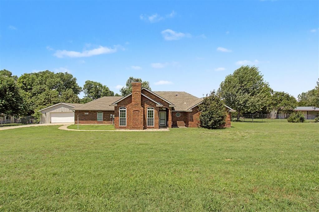 Property Photo:  761 S Carolyn Drive  OK 73020 