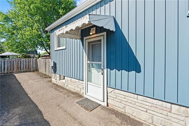 Property Photo:  19 Bridge Street  ON L2S 2V7 