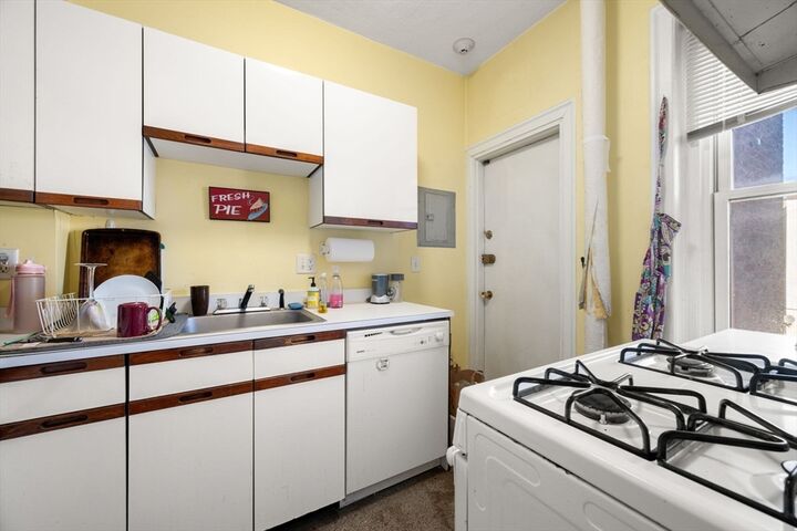 Property Photo:  1263 Commonwealth Ave 4  MA 02134 