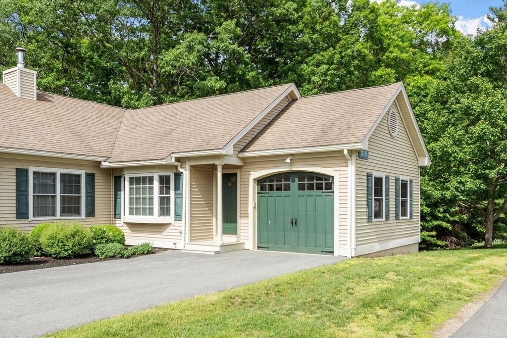 Property Photo:  25 Flagstone Way 25  NH 03087 