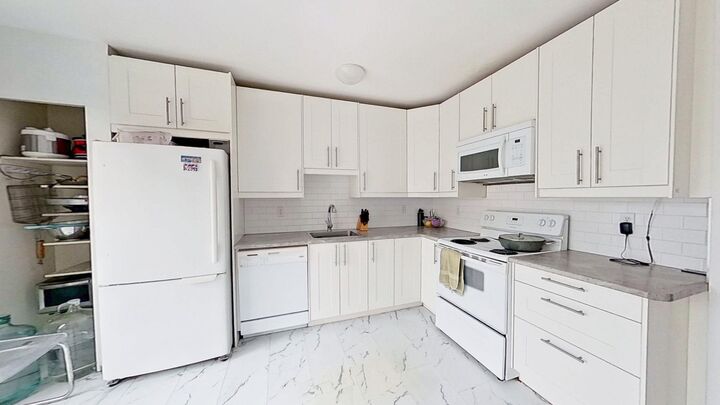 Property Photo: 1305 Glenmore Trail 101 AB T2V 4Y8