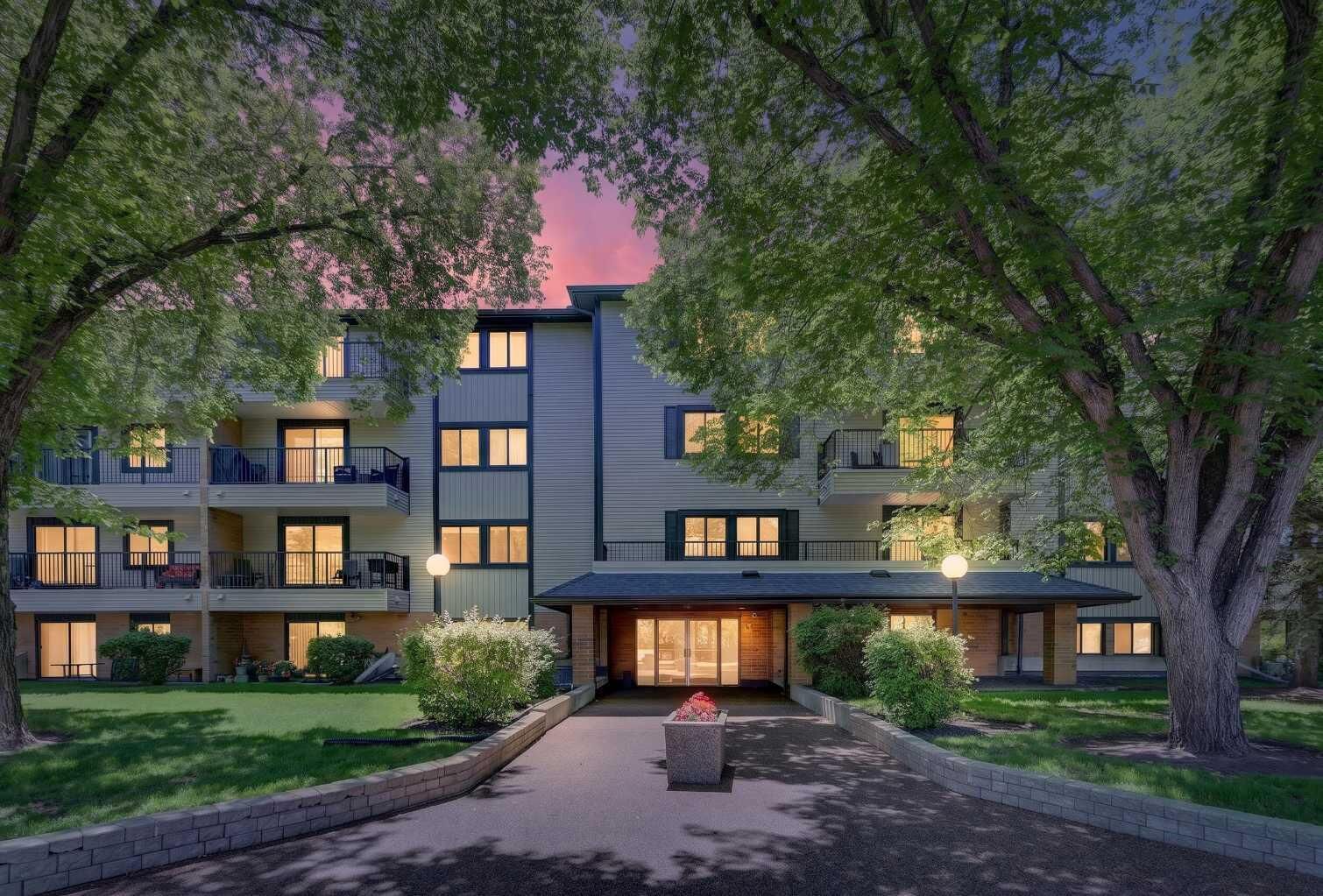 Property Photo:  727 56 Avenue SW 203  AB T2V 4Z8 