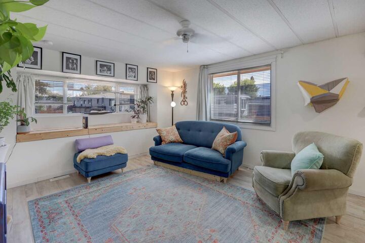 Photo de la propriété: 3223 83 Street NW 40 AB T3B 5M8