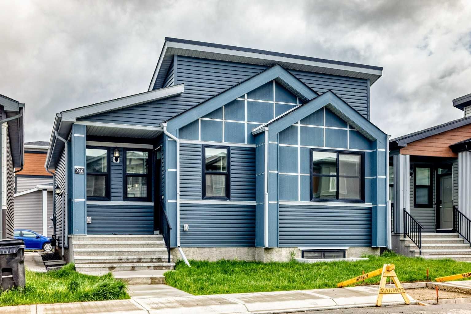 Property Photo: 212 Lucas Place NW AB T3P 2E6