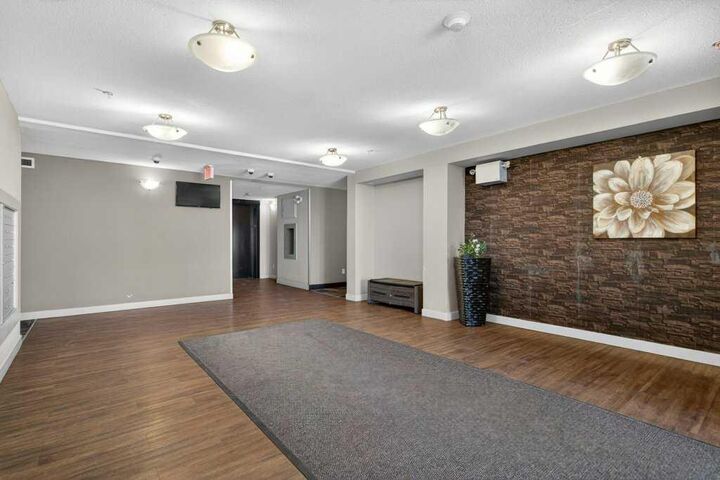 Property Photo: 7210 80 Avenue NE 225 AB T3J 0N7