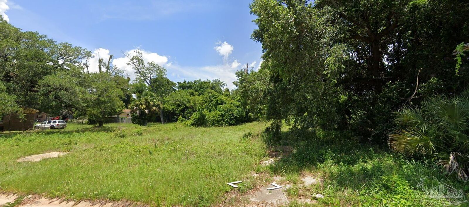 Property Photo: 24 W Bobe St FL 32501