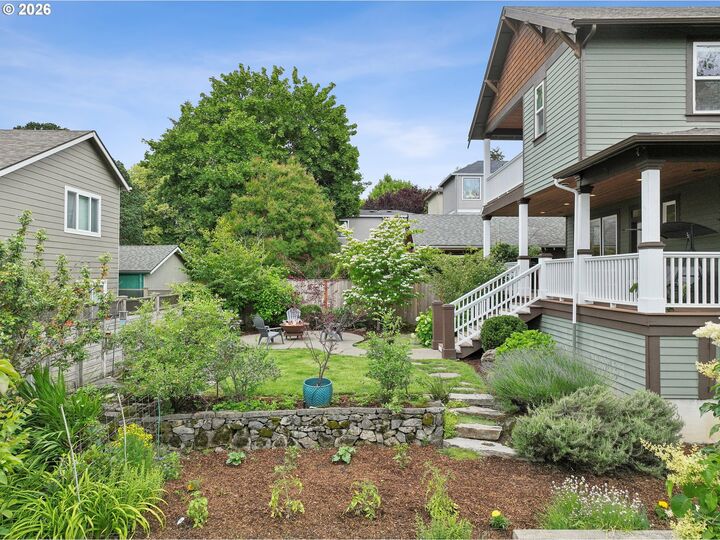 Property Photo: 829 SE Umatilla St OR 97202