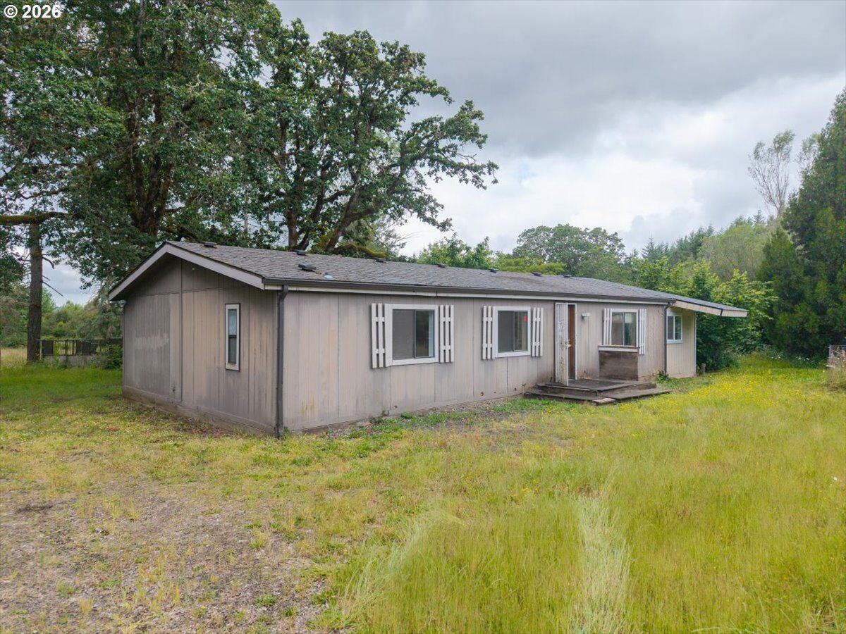 Property Photo:  33926 Ford Mill Rd  OR 97355 