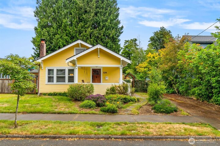 Property Photo: 324 18th Avenue SE WA 98501