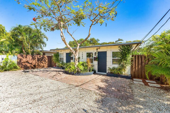 Property Photo:  1545 NE 32nd Street 2  FL 33334 