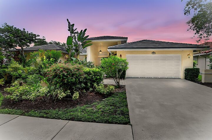 Property Photo:  1230 Fairfax Court  FL 33326 