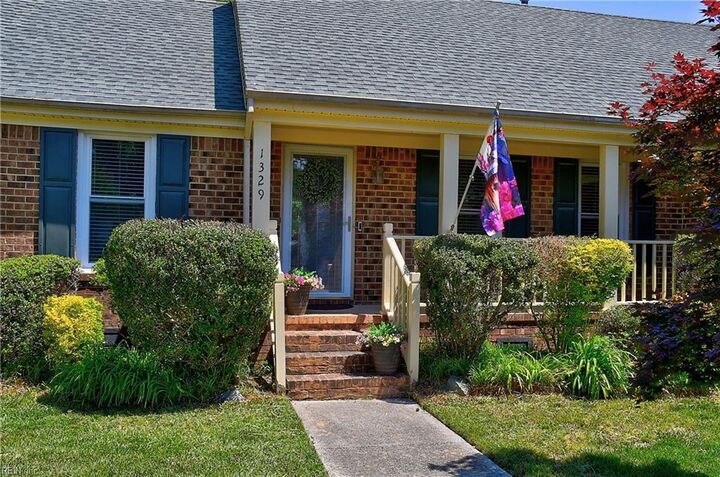 Property Photo:  1329 Creekview Dr  VA 23321 
