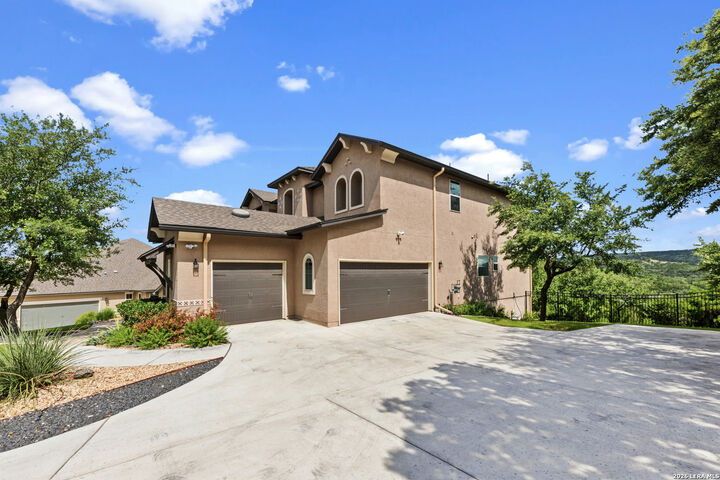 Property Photo:  18806 Canyon View Pass  TX 78023 
