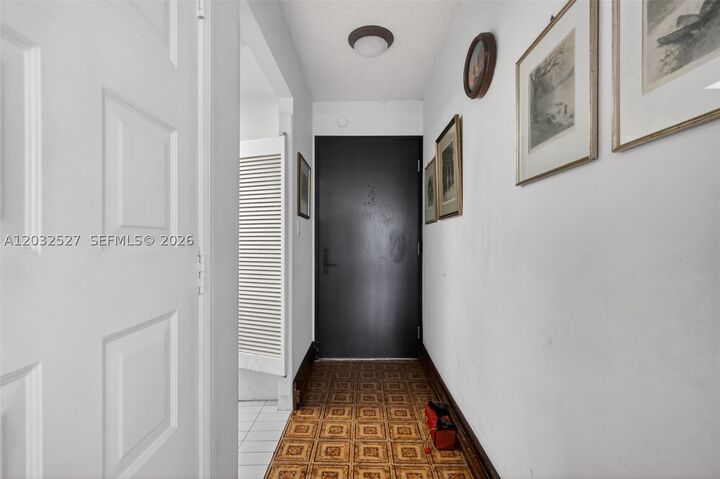 Property Photo:  2901 S Bayshore Dr 4A  FL 33133 