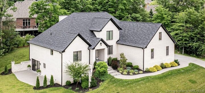 Property Photo: 3506 Charlevoix Court IN 47119