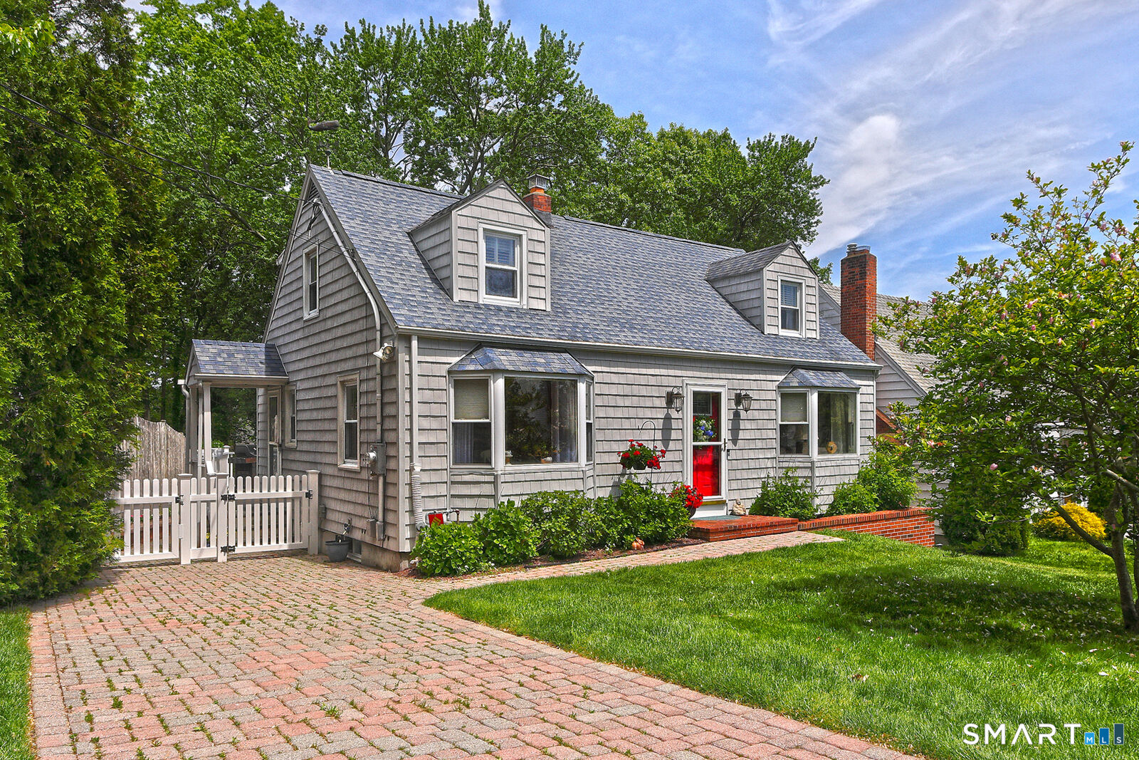 Property Photo: 137 Lake Street CT 06516