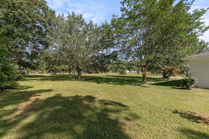 Property Photo: 632 Ashley Circle AL 36305