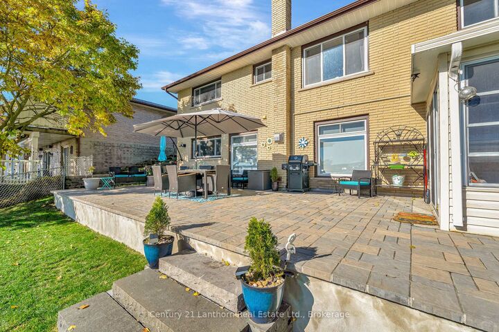 Property Photo:  212 Main Street  ON K0K 1X0 
