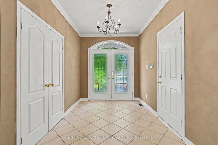 Property Photo:  17 Warnock Way  ON K1J 1H1 