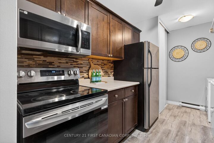 Property Photo: 1096 Jalna Boulevard 62 ON N6E 3B8