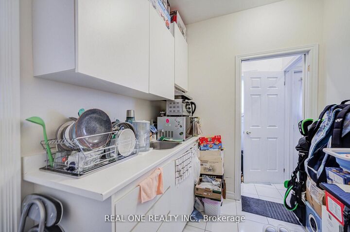 Property Photo: 261 McKee Avenue ON M2N 4E2