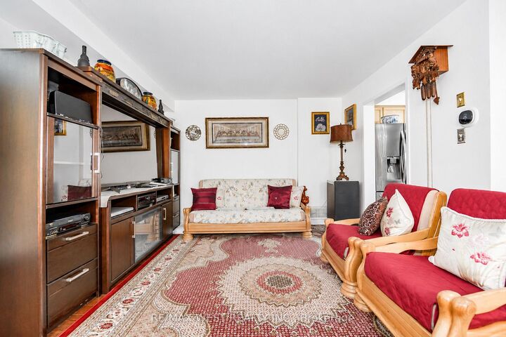Property Photo: 77 Norman Wesley Way 70 ON M3M 3H3