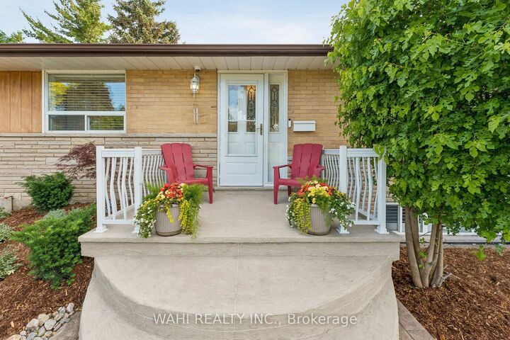 Property Photo: 39 Nanwood Drive ON L6W 1L7