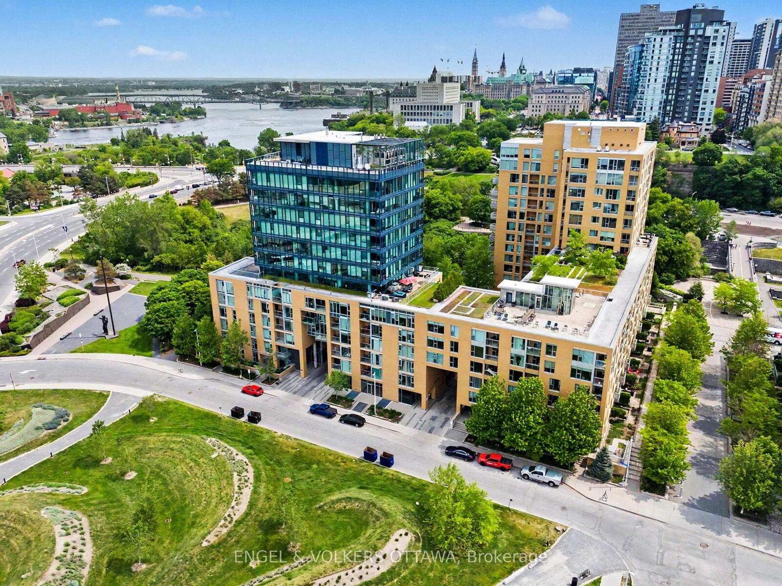 Property Photo: 200 Lett Street 805 ON K1R 0A7