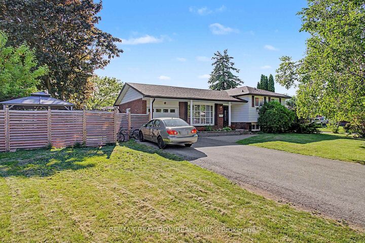 Property Photo: 6 Turnbull Road ON L1S 2X1