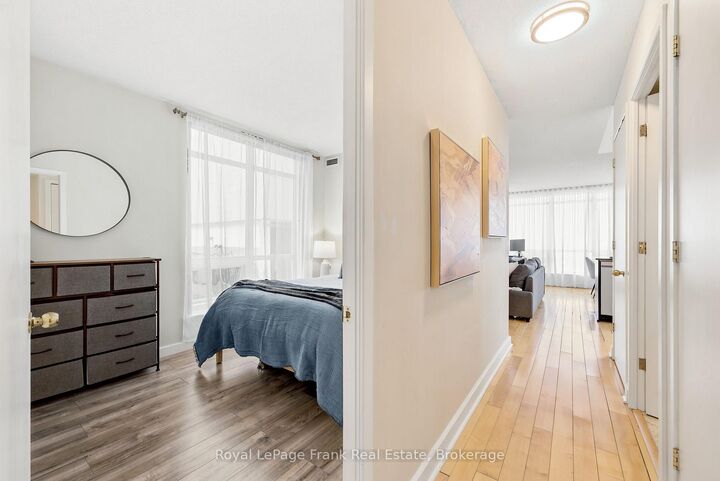 Property Photo: 350 Wellington Street W M24 ON M5V 3W9