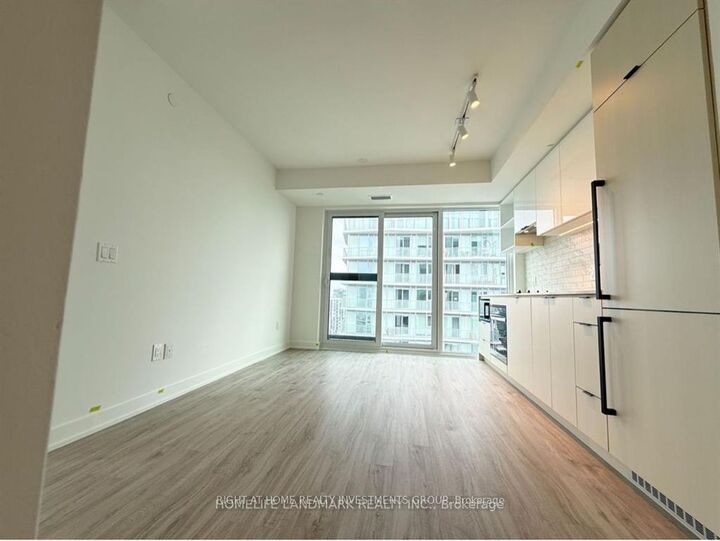 Property Photo: 252 Church Street 2906 ON M5B 0E6