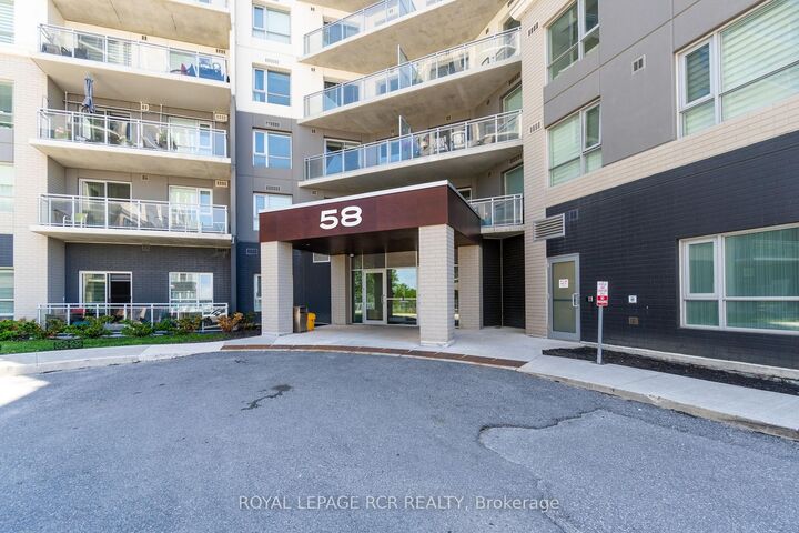 Property Photo: 58 Lakeside Terrace 808 ON L4M 0L5