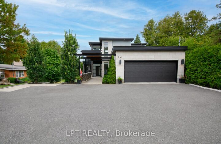 Property Photo: 847 Walkley Road ON K1V 6R6