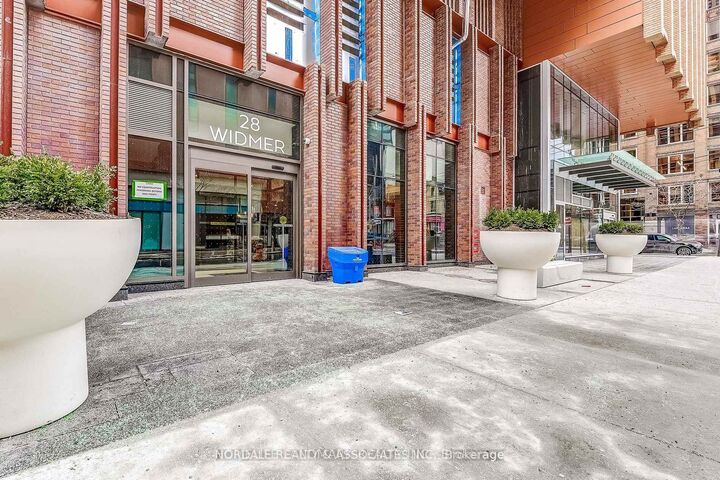 28 Widmer Street Lph20 — photo 1