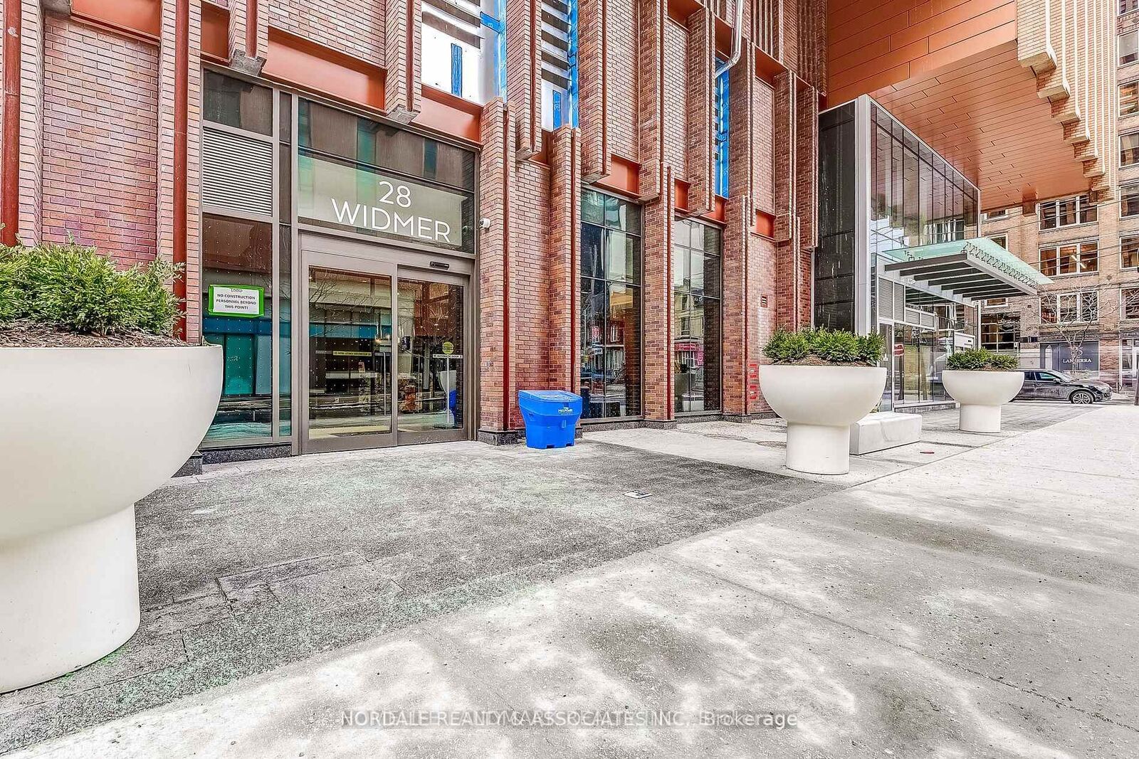 Property Photo: 28 Widmer Street Lph20 ON M5V 0T2