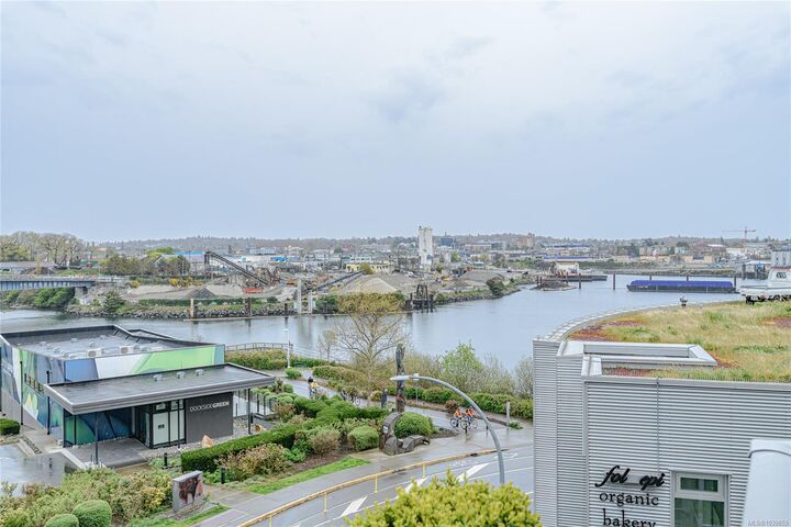 399 Tyee Rd #406 — photo 1
