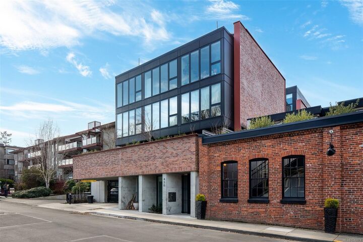 Property Photo: 430 Parry St #205 BC V8V 2H7