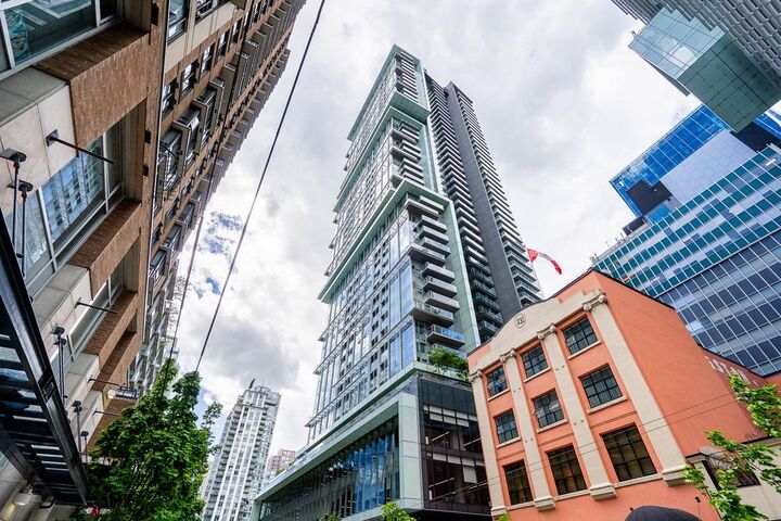 Property Photo: 777 Richards Street 4805 BC V6B 0M6