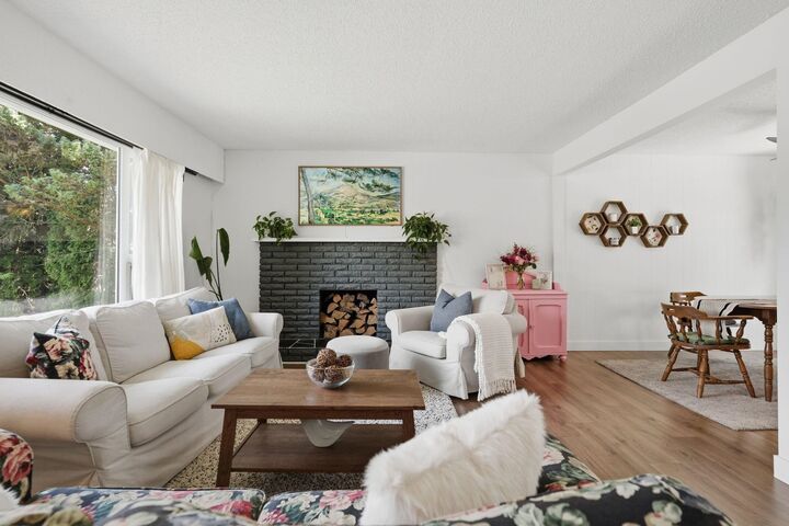Property Photo: 11782 74A Avenue BC V4C 1G7