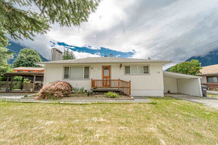 Property Photo: 776 7th Avenue BC V0X 1L4