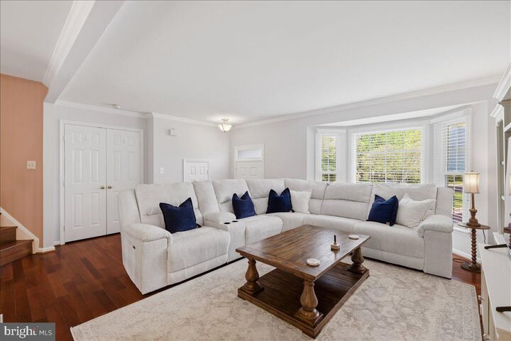 Property Photo:  43378 Livery Square  VA 20147 
