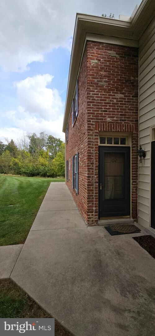 Property Photo: 102 Ardwick Terrace 2B PA 19446