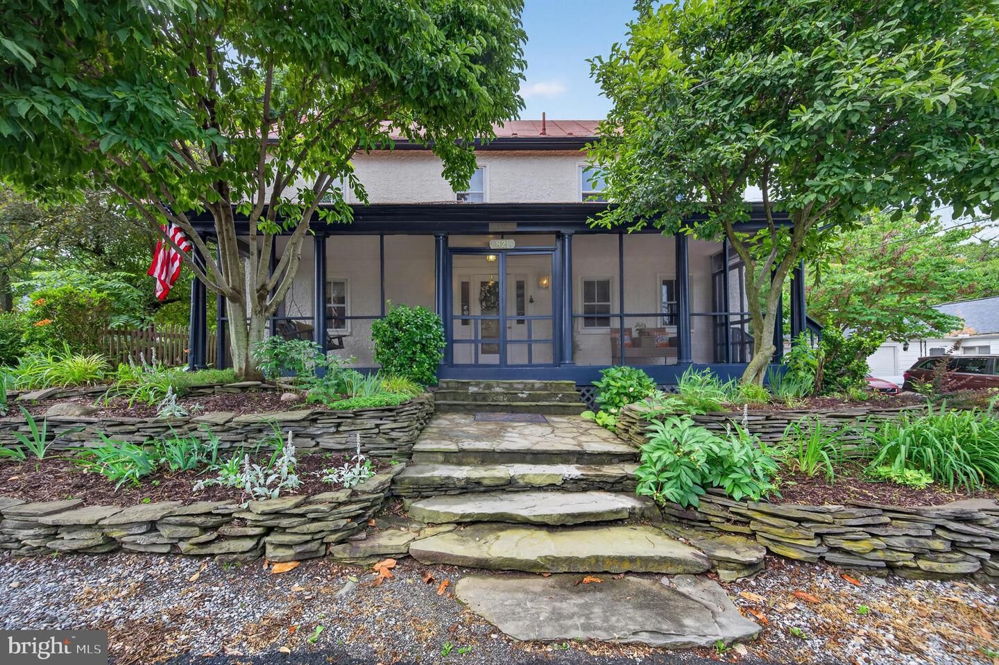 Property Photo: 821 E Ridge Street WV 25425