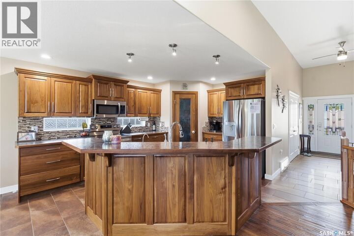 Property Photo: 206 1st Avenue S SK S0M 2K0