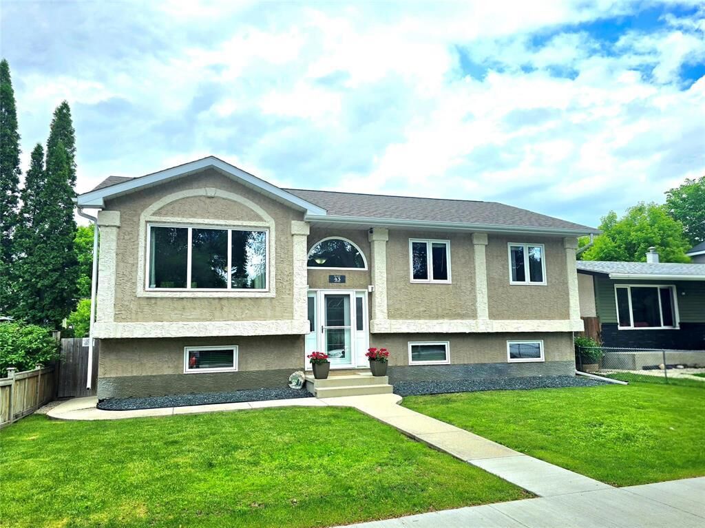 Property Photo: 43 McAdam Avenue MB R2W 0A2