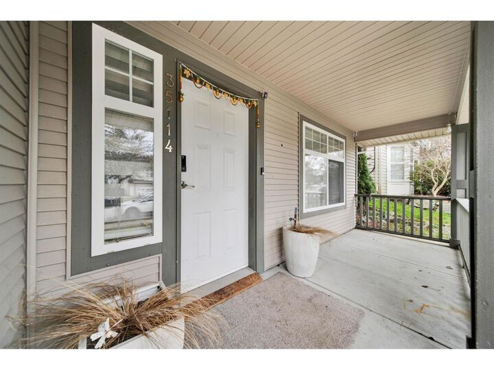 Property Photo: 35114 Laburnum Avenue BC V2S 8K3