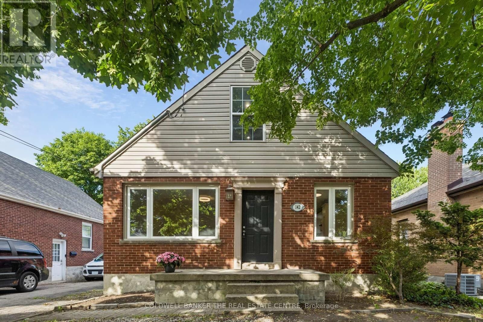 Property Photo:  142 Harley Street  ON N5Y 2C2 