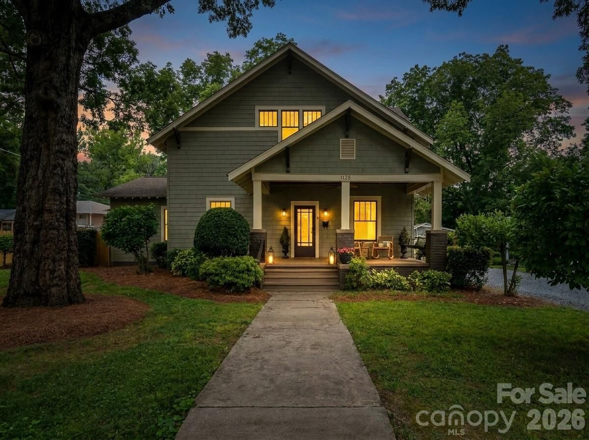 Property Photo: 1128 E 35th Street NC 28205