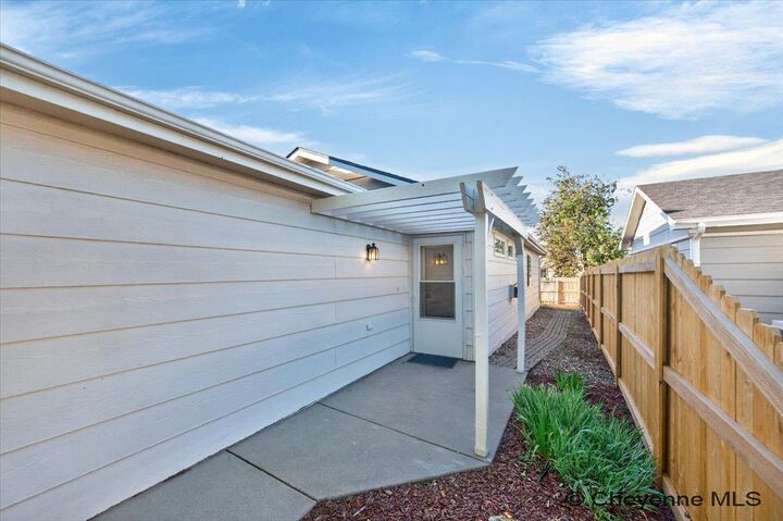 Property Photo:  4407 E 13th St  WY 82001 